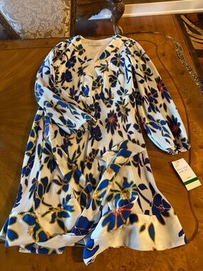 Taylor Dress (white blue and yellow edging) size Large